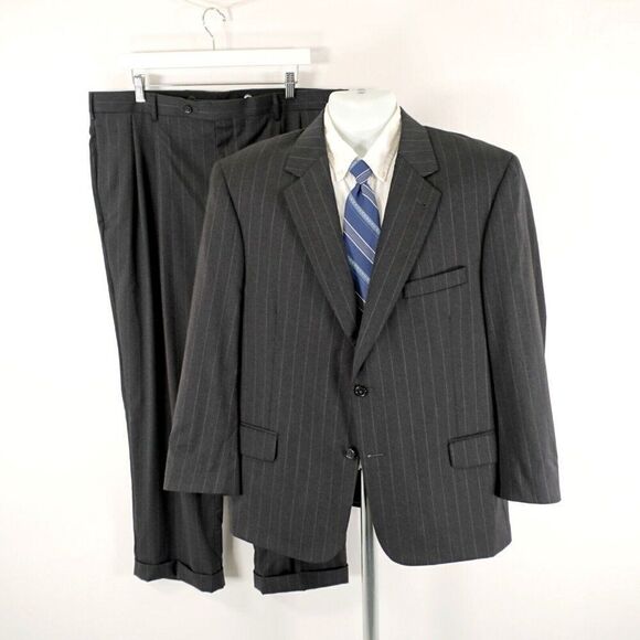 Jos A Bank Signature Wool Gray Striped 2 Button 2 Piece Suit 42S 39/29 Pleated C - Picture 1 of 16